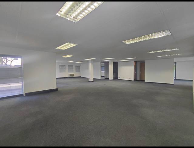 359M² OFFICE TO LET IN BRYANSTON